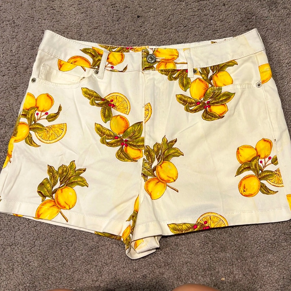 Printed denim shorts, forever 21, size 29, midrise